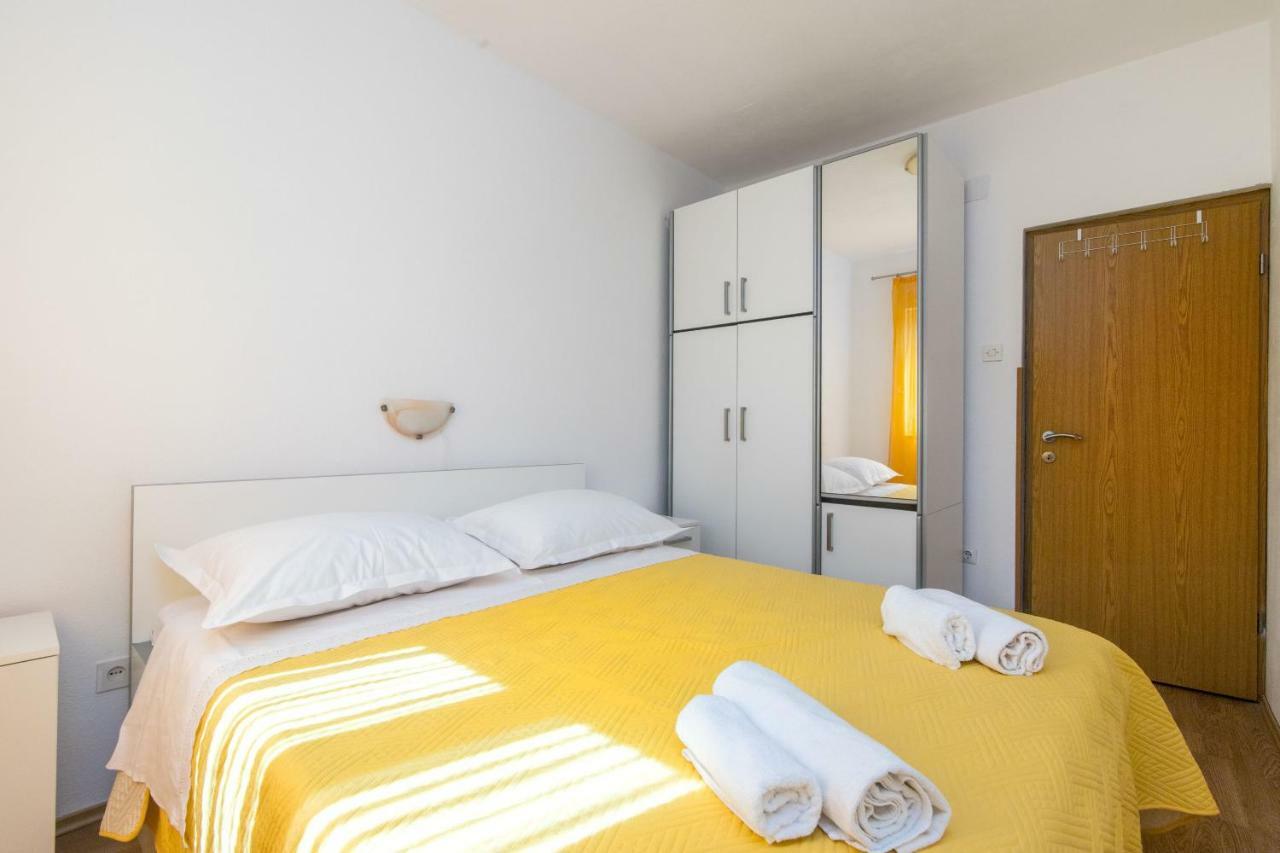 Apartments Jakov Mirce Екстериор снимка